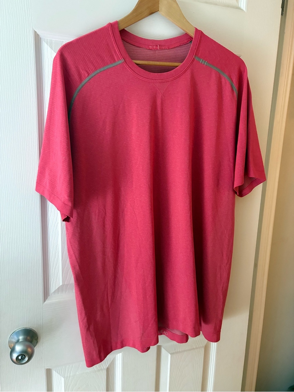 Lululemon men’s XXL pink metal vent tech short sleeve crew neck